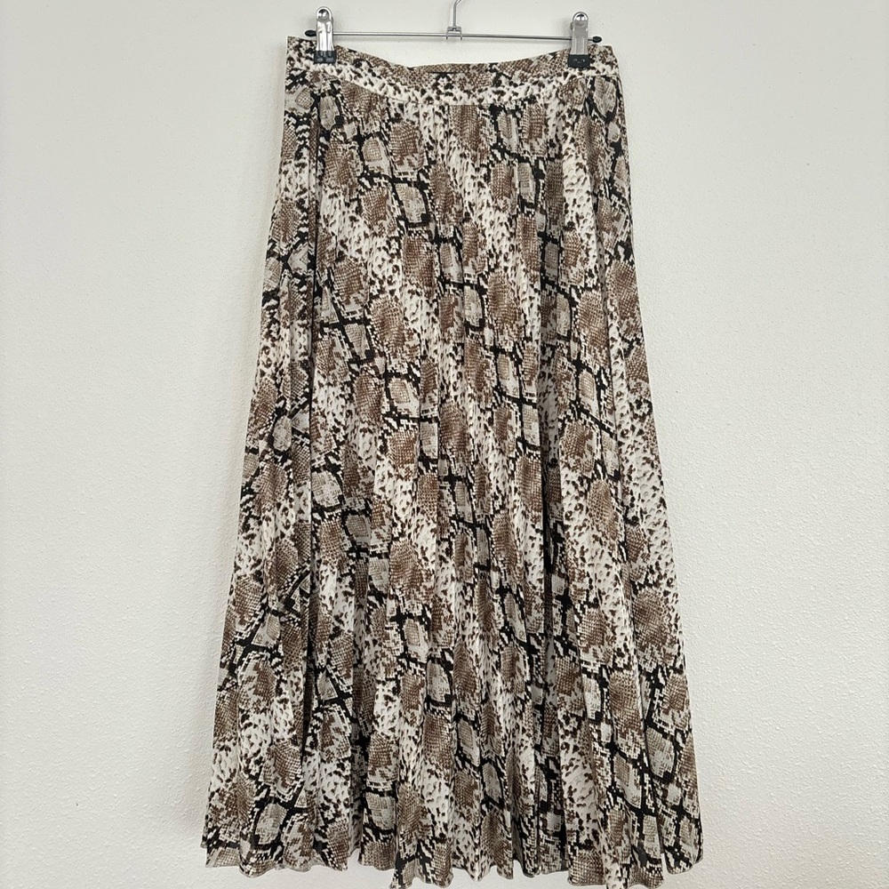 Gorgeous Banana Republic Snake Maxi Skirt